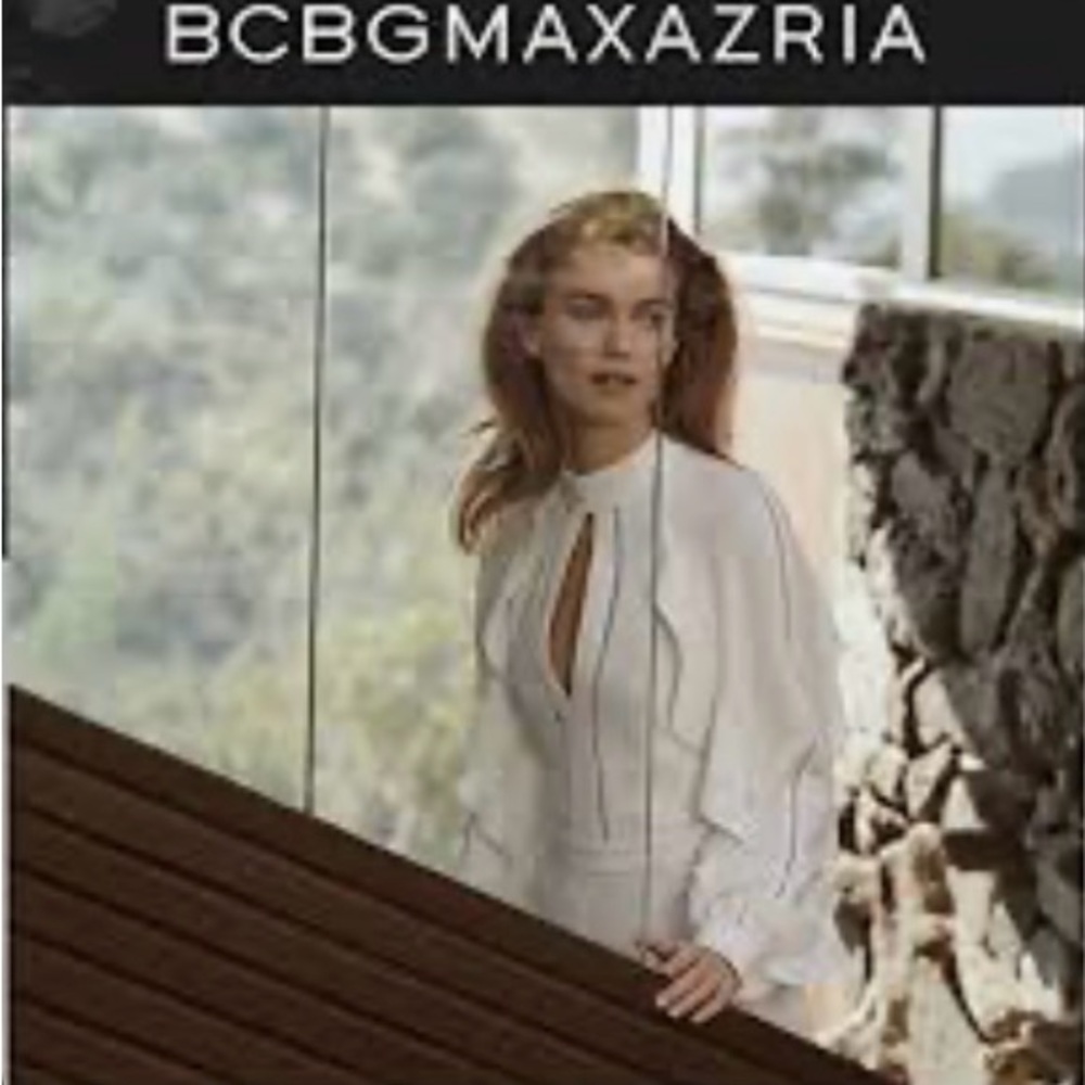 BCBG MAXAZRIA. White short jumpsuit. size “M”